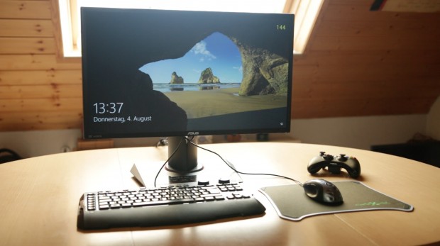 Der Asus PG248Q von vorne 